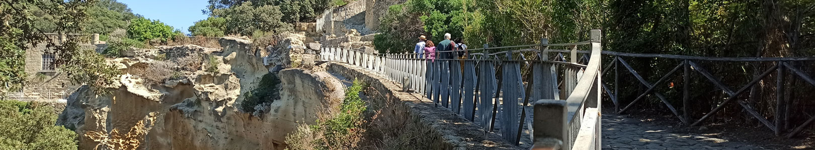 cuma salita all'acropoli